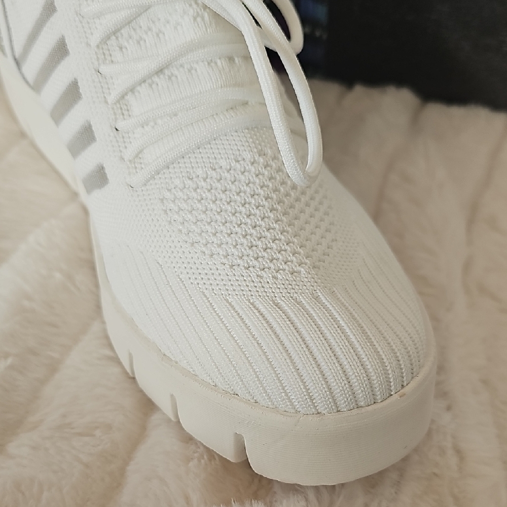 bernie mev. Women's Sneakers in Cream and Gray - Picture 3 of 12